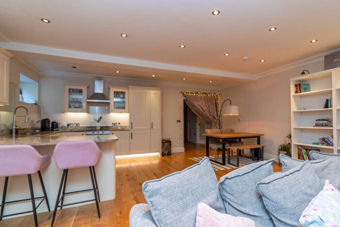 2 Bedroom Apartment To Rent In Bishops Sutton Road, Bishop's Sutton, Alresford, Hampshire, SO24