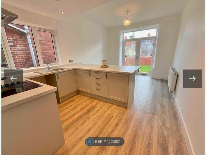 3 Bedroom Semi-Detached House To Rent In Greatbatch Avenue, Stoke-On-Trent, ST4