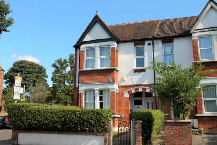 2 Bedroom Flat To Rent In Windmill Road, Ealing, W5