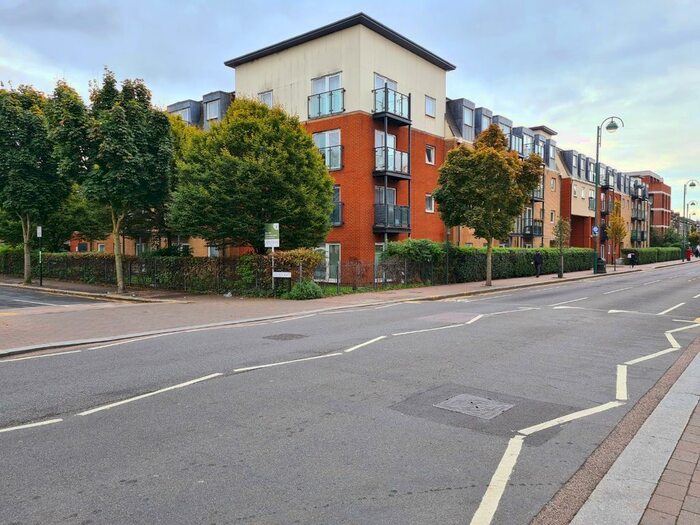 2 Bedroom Flat To Rent In Topaz Court, High Road Leytonstone, London, E11