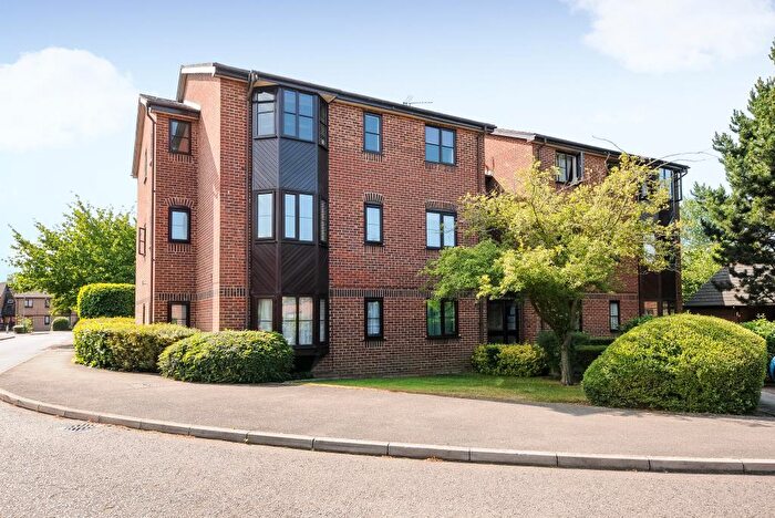 1 Bedroom Flat For Sale In Aylesbury, Buckinghamshire, HP21