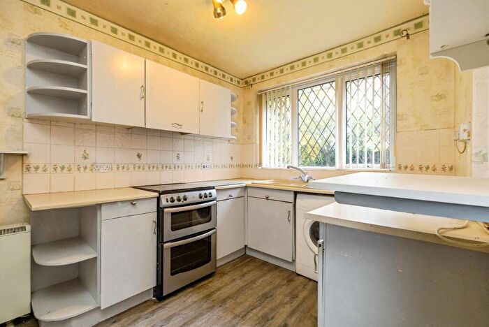 2 Bedroom Semi-Detached Bungalow For Sale In Lincoln Road, Branston, Lincoln, LN4