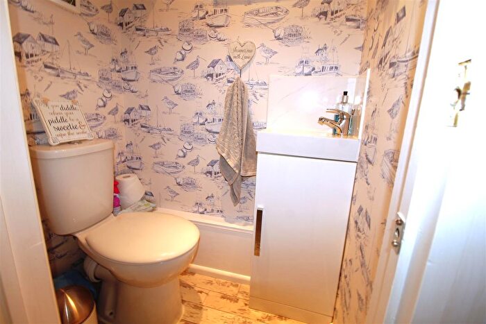3 Bedroom Detached House For Sale In Baldwin Road, Minster On Sea, Sheerness, ME12