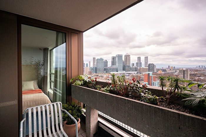 2 Bedroom Flat To Rent In Balfron Tower, St Leonards Road, London, E14