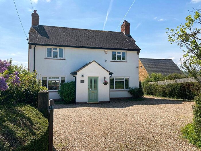 3 Bedroom Detached House For Sale In Hare Lane, Broadway, Ilminster, Somerset, TA19
