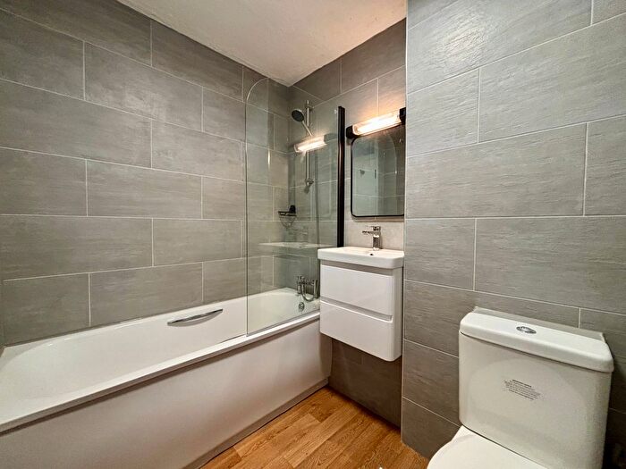 1 Bedroom Flat To Rent In Oakwood Avenue, Beckenham, BR3