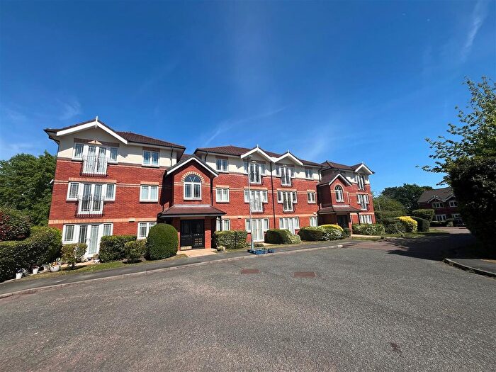 2 Bedroom Flat To Rent In Barford Drive, Wilmslow, Cheshire, SK9