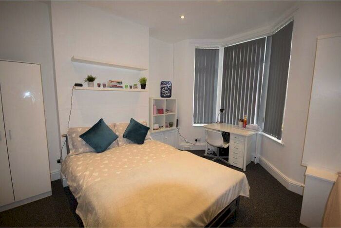 3 Bedroom House To Rent In Ling Street, L7