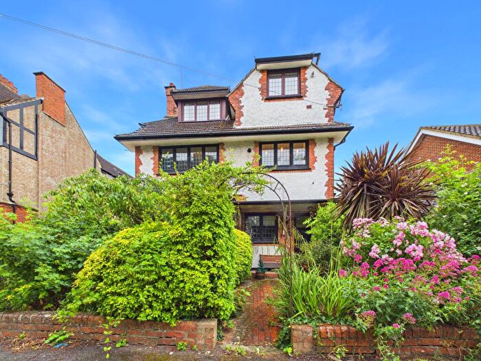 2 Bedroom Apartment For Sale In Trinity Road, Folkestone, Kent, CT20