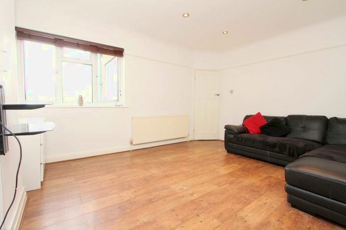 2 Bedroom Apartment To Rent In Cannon Lane, Pinner, HA5