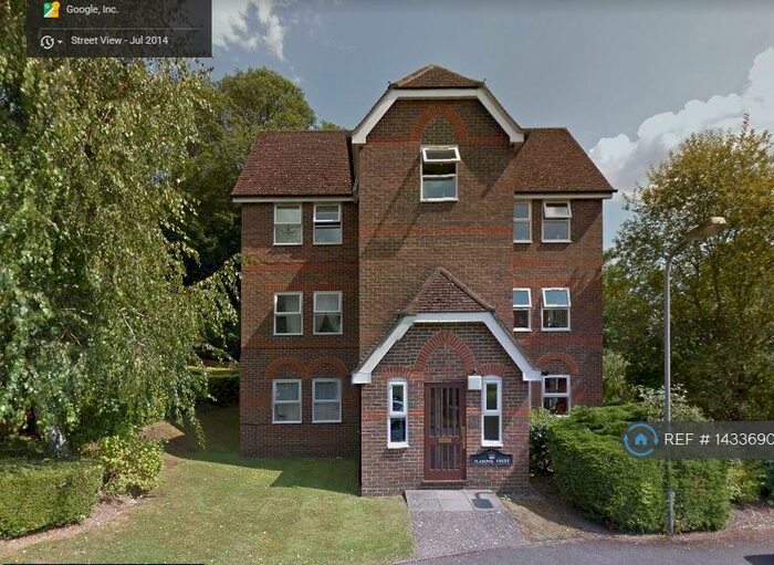 2 Bedroom Flat To Rent In Malmers Well Road, High Wycombe, HP13