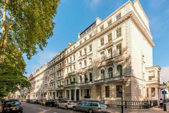 2 Bedroom Flat To Rent In Cornwall Gardens, South Kensington, London, SW7