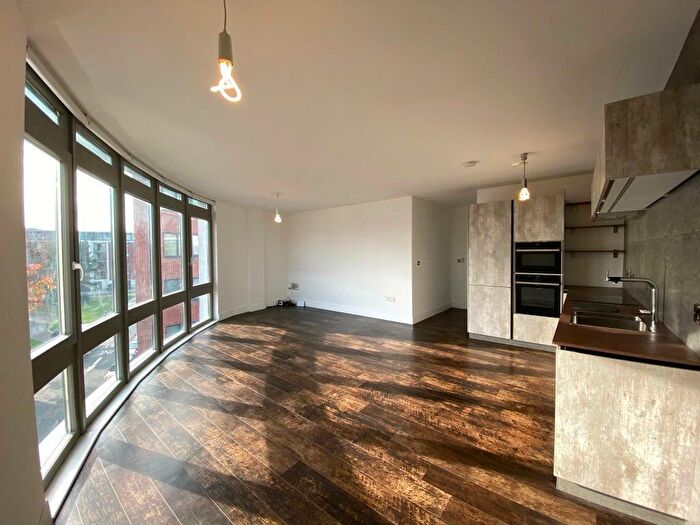 2 Bedroom Flat To Rent In Postbox Development, City Centre, Birmingham, B1