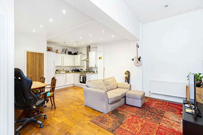 2 Bedroom Flat To Rent In Rotherhithe New Road, London, SE16