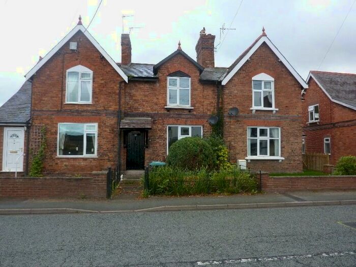 3 Bedroom Cottage To Rent In Salop Road, Overton, LL13