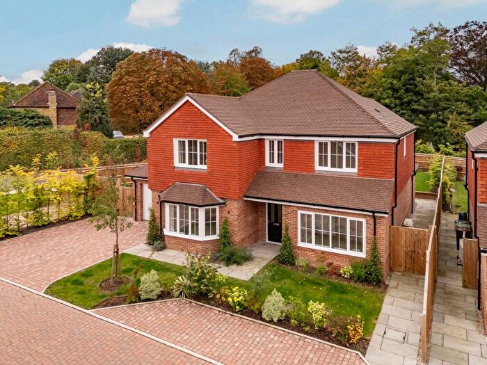 4 Bedroom Detached House For Sale In Lambert Close, Effingham, KT24