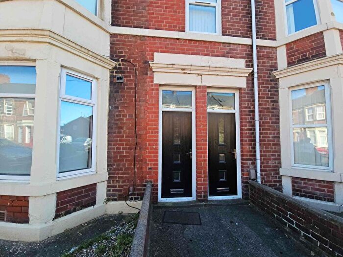 3 Bedroom Flat To Rent In Kelvin Grove, Sandyford, Newcastle Upon Tyne, NE2