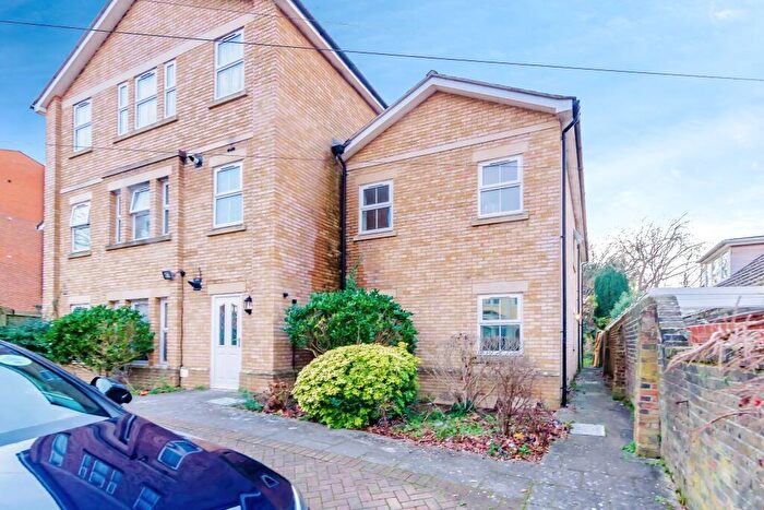 2 Bedroom Flat For Sale In Outram Road, Croydon, CR0