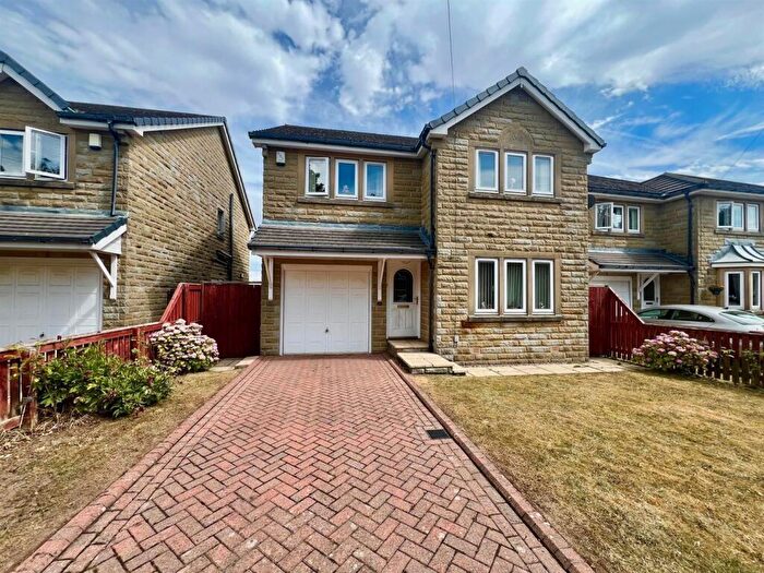 4 Bedroom Detached House For Sale In Crosland Hill Road, Crosland Moor, Huddersfield, HD4