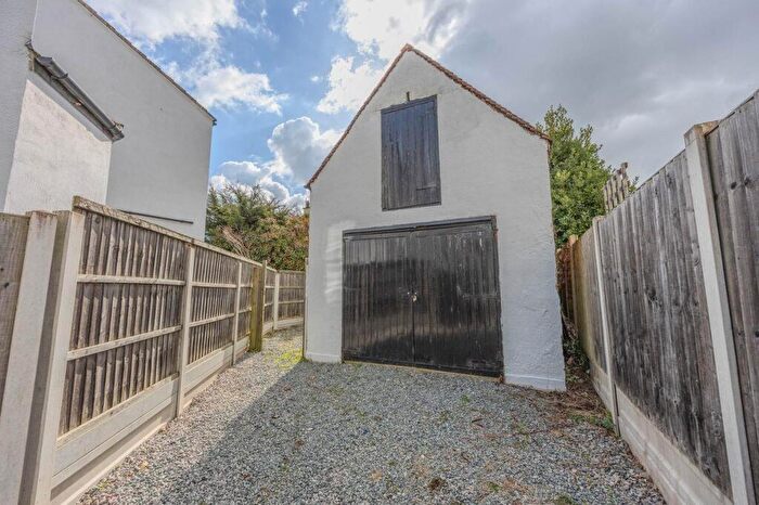 Garage / Parking To Rent In Garage, Hadleigh Road, Leigh On Sea, Essex, SS9