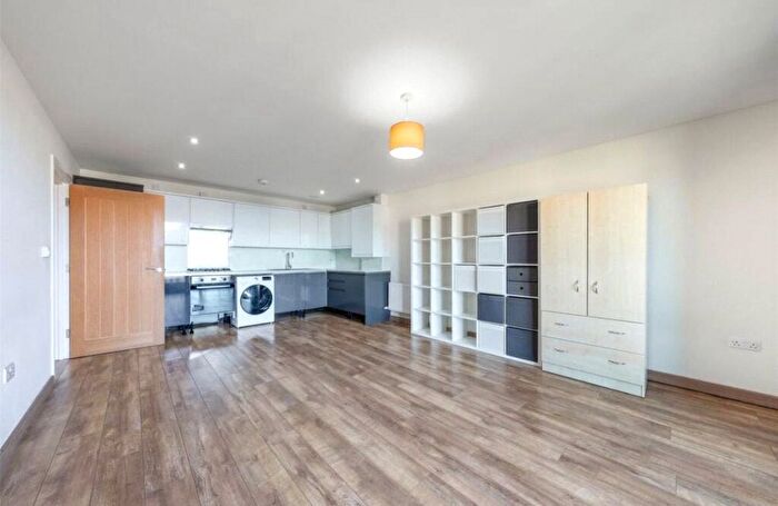 1 Bedroom Flat To Rent In York Way, London, N7