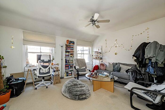 2 Bedroom Flat To Rent In Buckingham Chambers, Greencoat Place, SW1P