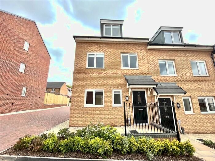 3 Bedroom Property To Rent In Harviston Avenue, Gedling, Nottingham, NG4