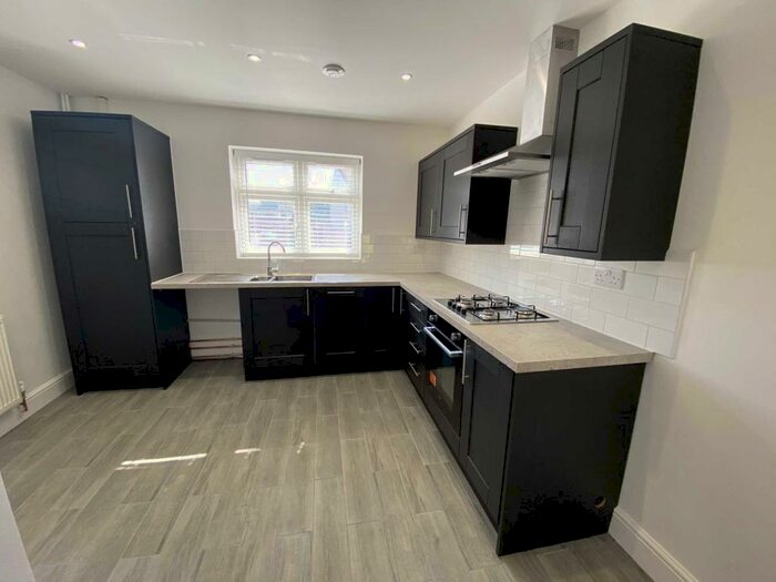 2 Bedroom Semi-Detached House To Rent In Manser Road, Rainham, RM13