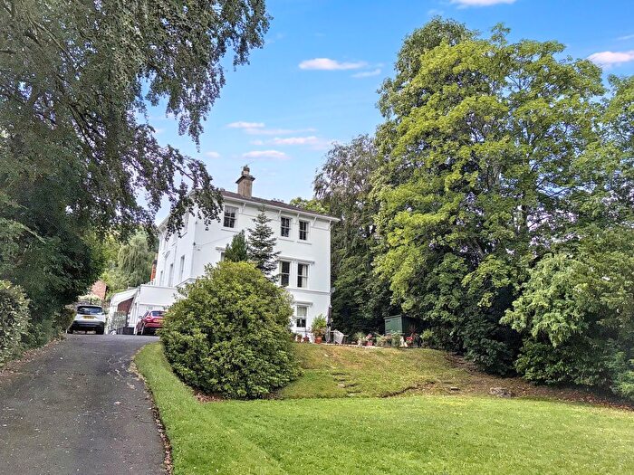 2 Bedroom Flat For Sale In Flat, Priory Road, Malvern, Worcestershire, WR14