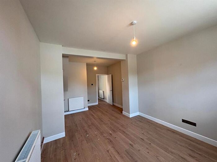 2 Bedroom House To Rent In Farringdon Street, Hull, HU5