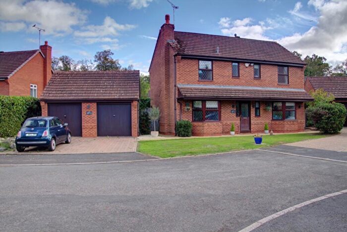 4 Bedroom Detached House For Sale In Wilson Grove, Kenilworth, Warwickshire, CV8