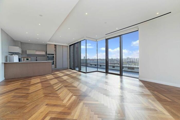 3 Bedroom Flat To Rent In Saxon House, King's Road Park, Fulham, SW6