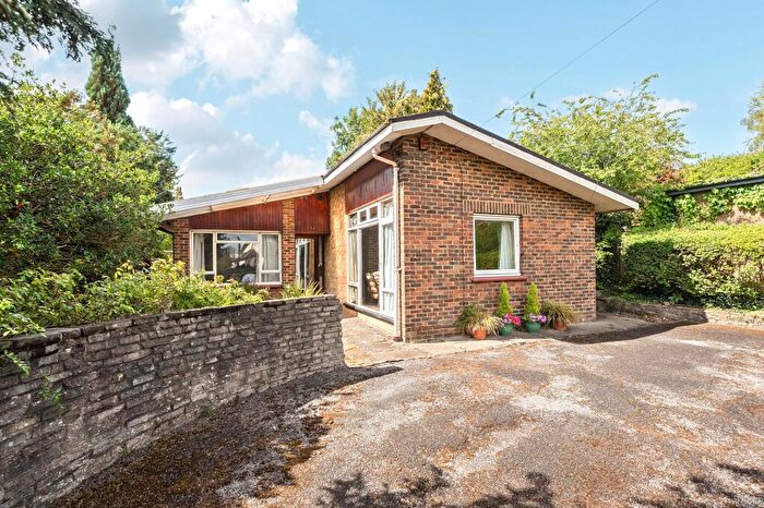 3 Bedroom Detached House For Sale In Woodcote Grove Road, Coulsdon, CR5