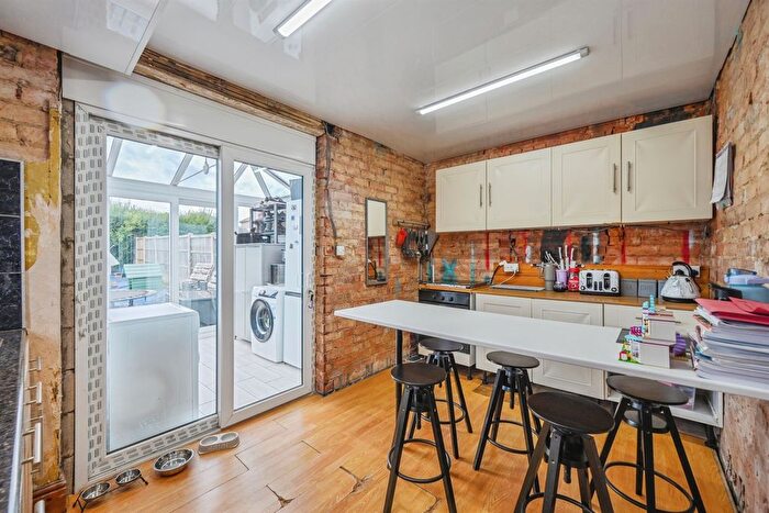 2 Bedroom Semi-detached House For Sale In Suffolk Avenue, Derby, DE21