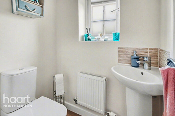 4 Bedroom Detached House For Sale In Leys Close, Corby, NN17