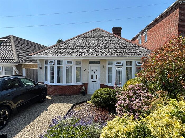 3 Bedroom Detached Bungalow For Sale In Australian Avenue, Salisbury, SP2
