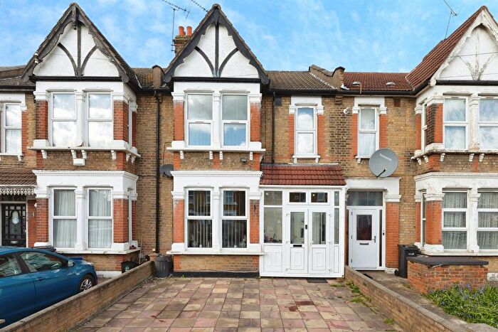 4 Bedroom Terraced House For Sale In Wellesley Road, Ilford, IG1