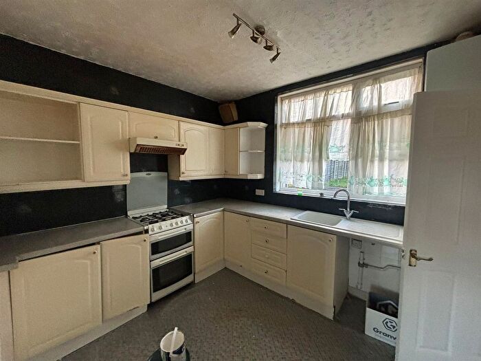 2 Bedroom Terraced House To Rent In Queens Road, Smethwick, B67