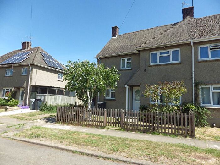 3 Bedroom Semi-Detached House To Rent In Eastfield Road, Witney, Oxfordshire, OX28