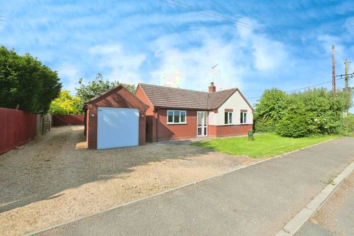 1 Bedroom Detached Bungalow For Sale In Middlemoor Road, Ramsey, Huntingdon, PE26