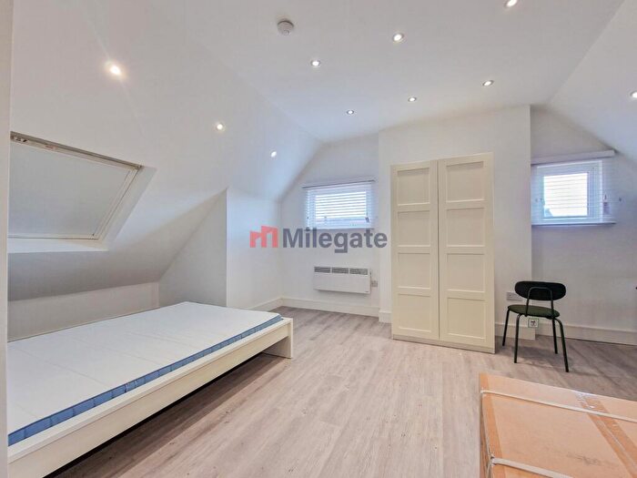 Studio To Rent In Cumberland Avenue, Southend-On-Sea, SS2