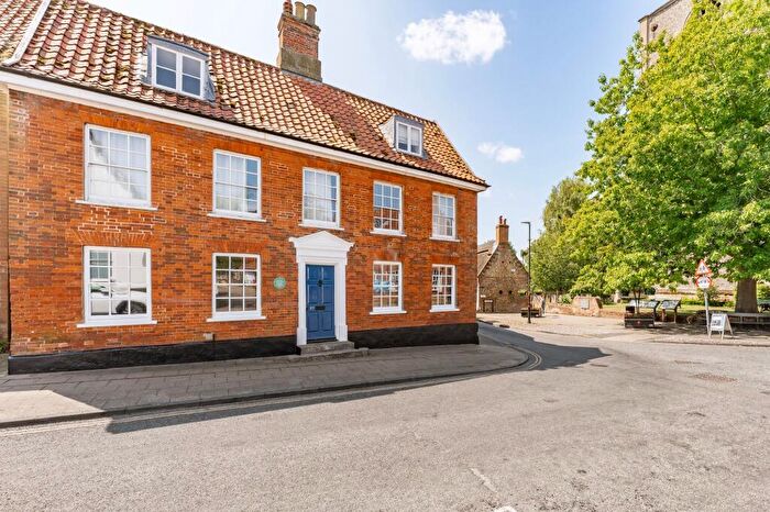 2 Bedroom Apartment For Sale In Church Street, Dereham, NR19