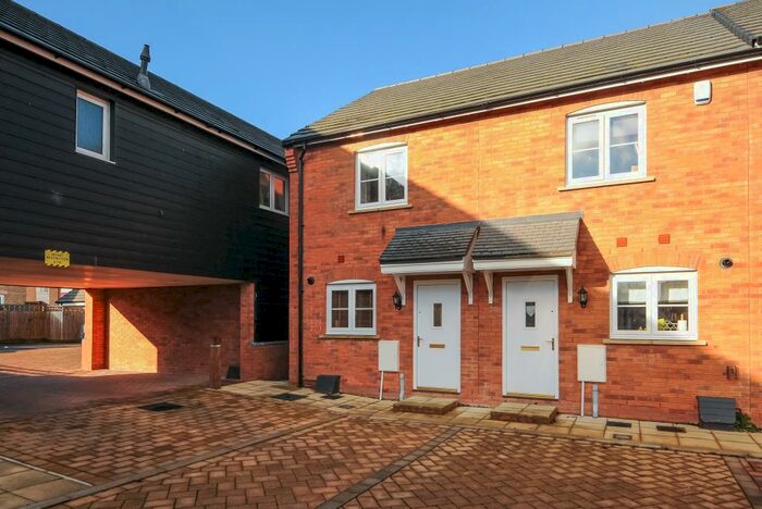 2 Bedroom End Of Terrace House To Rent In Didcot, Oxfordshire, OX11