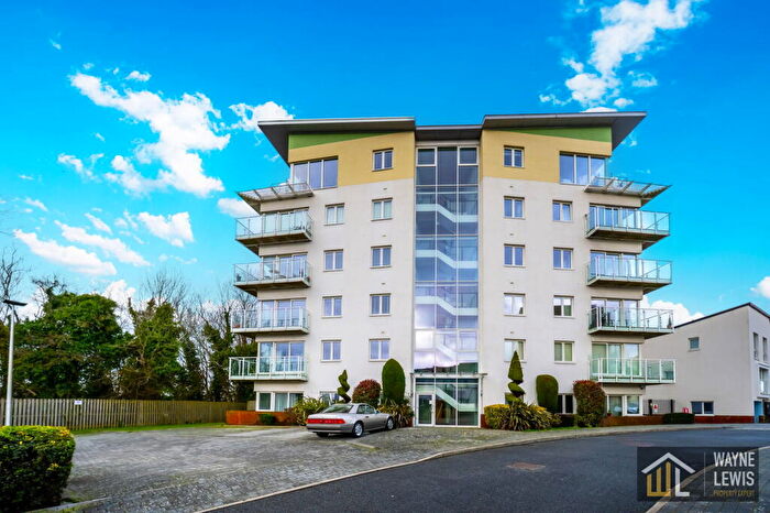2 Bedroom Flat For Sale In Trem Elai, Penarth, CF64