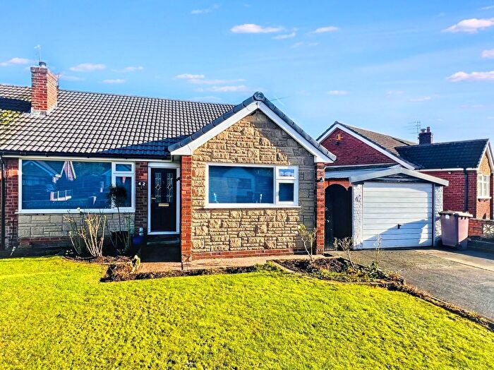 3 Bedroom Semi-detached Bungalow For Sale In Abbots Hall Avenue, Clock Face, WA9