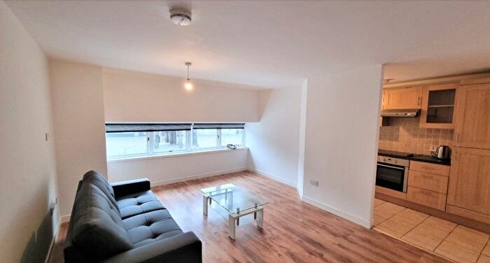 2 Bedroom Flat To Rent In Castle Street, City Centre, Aberdeen, AB11