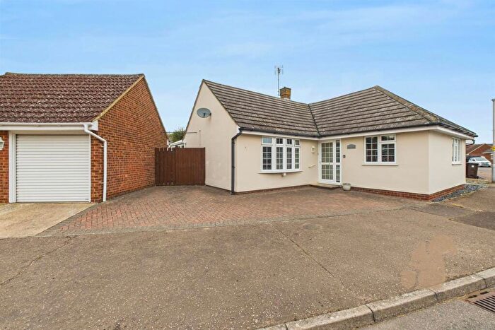 3 Bedroom Detached Bungalow For Sale In Woodfield Drive, West Mersea, CO5