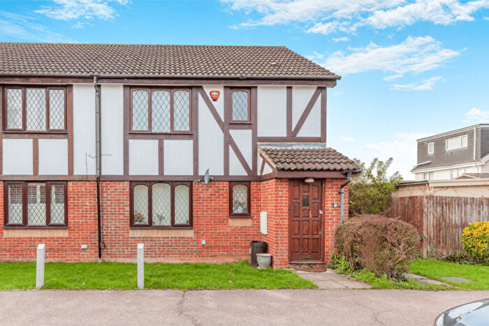 1 Bedroom Maisonette For Sale In Bennison Drive, Harold Wood, RM3