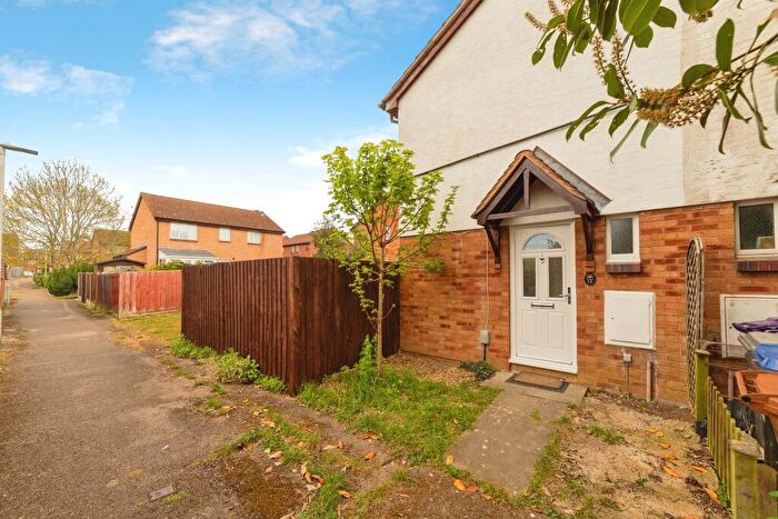 1 Bedroom End Of Terrace House For Sale In Swift Close, Letchworth Garden City, SG6