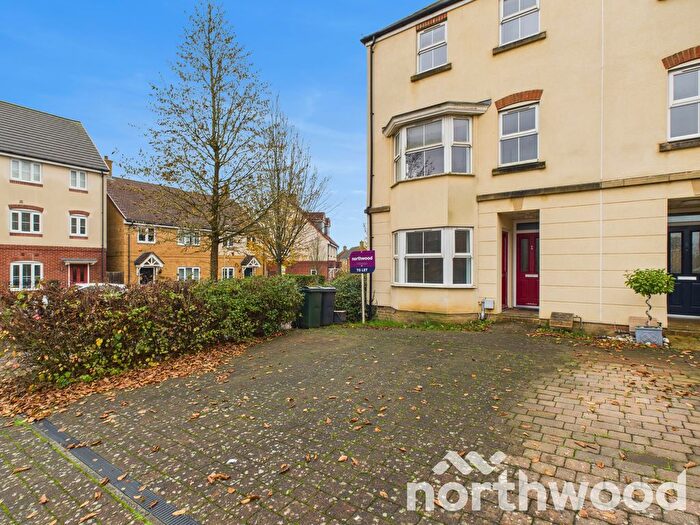 4 Bedroom Semi-Detached House To Rent In Broadview Close, Bridgefield, Ashford, TN25